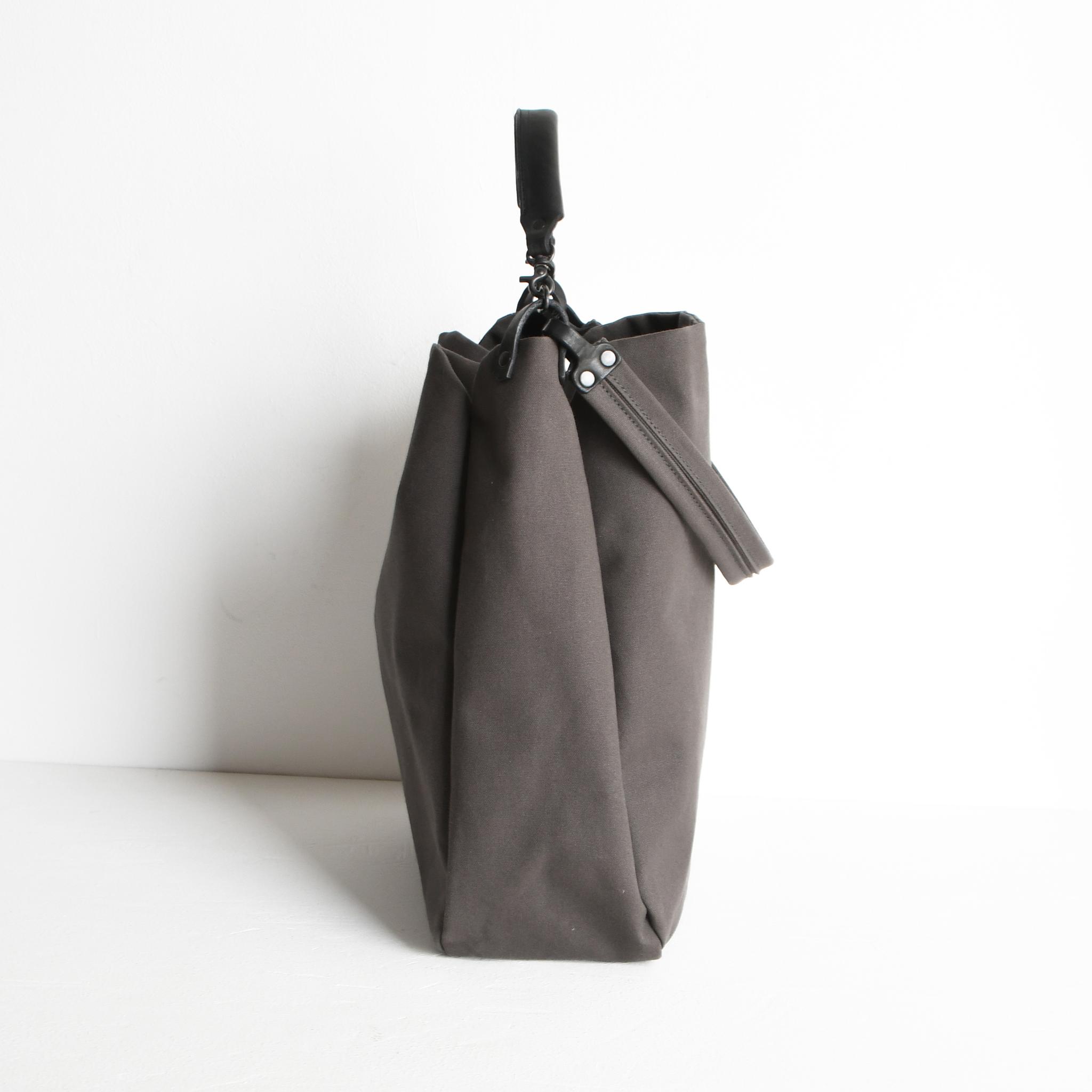 DUPEAURT/デュポー/本ヌメ革ハンドル2wayワンショルダーバッグ/防水帆布/A4対応/ユニセックス/ダークグレー | 6枚目