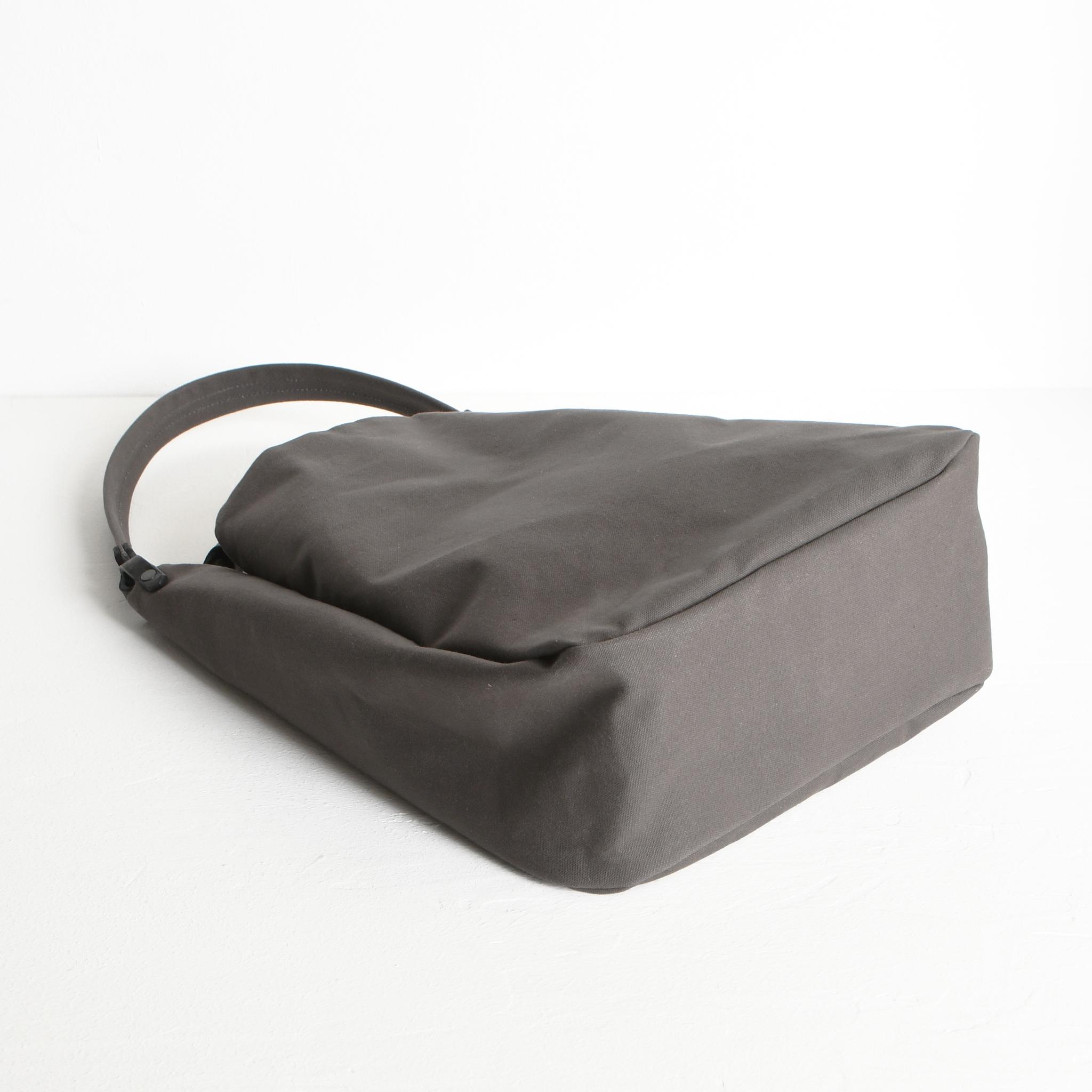 DUPEAURT/デュポー/本ヌメ革ハンドル2wayワンショルダーバッグ/防水帆布/A4対応/ユニセックス/ダークグレー | 11枚目