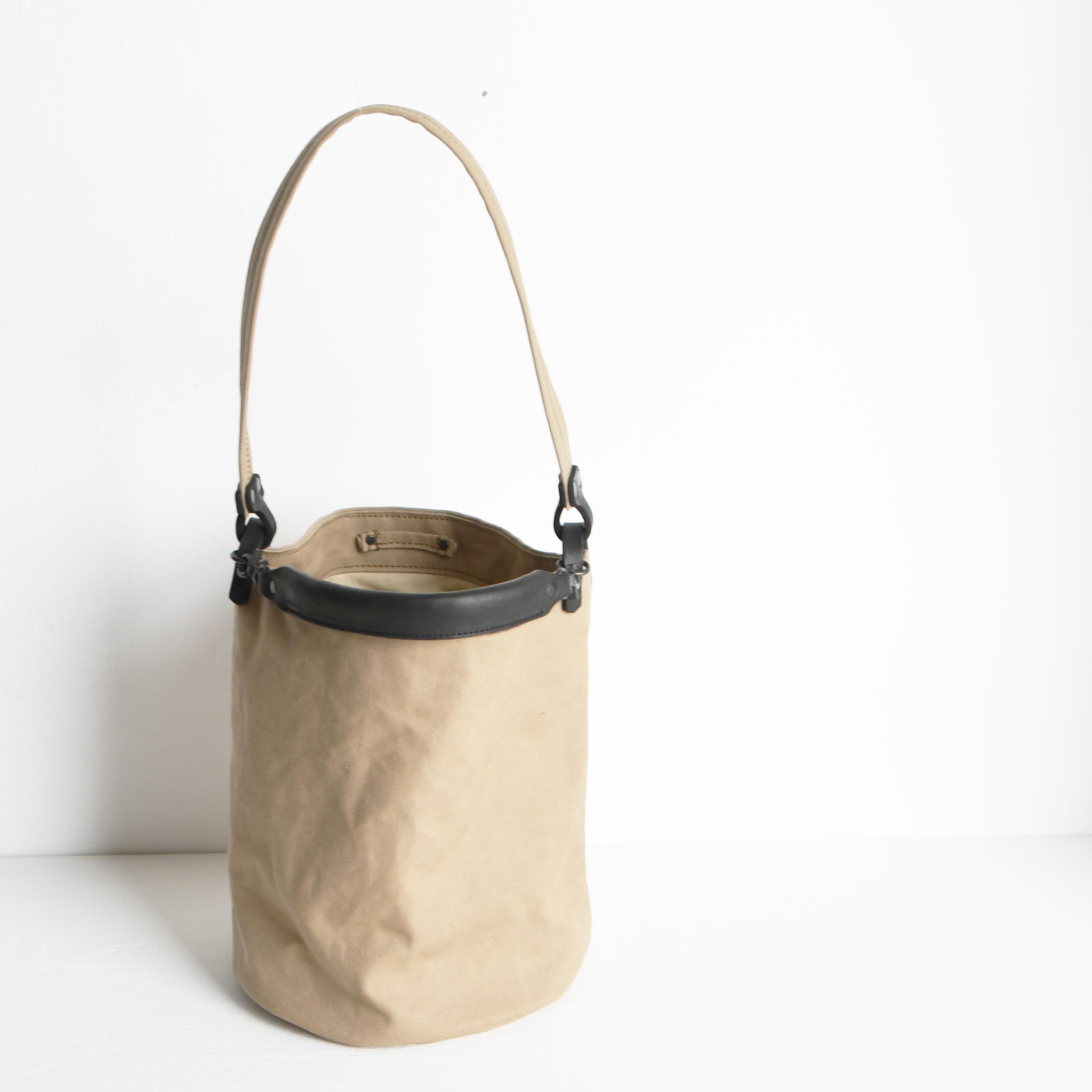 DUPEAURT/デュポー/本ヌメ革ハンドルの付いた2wayバケツ型トート/防水帆布/丸底/カーキベージュ | 6枚目