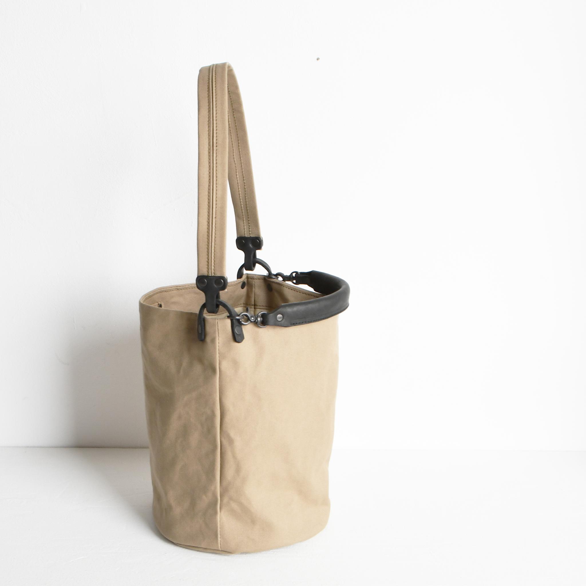 DUPEAURT/デュポー/本ヌメ革ハンドルの付いた2wayバケツ型トート/防水帆布/丸底/カーキベージュ | 7枚目