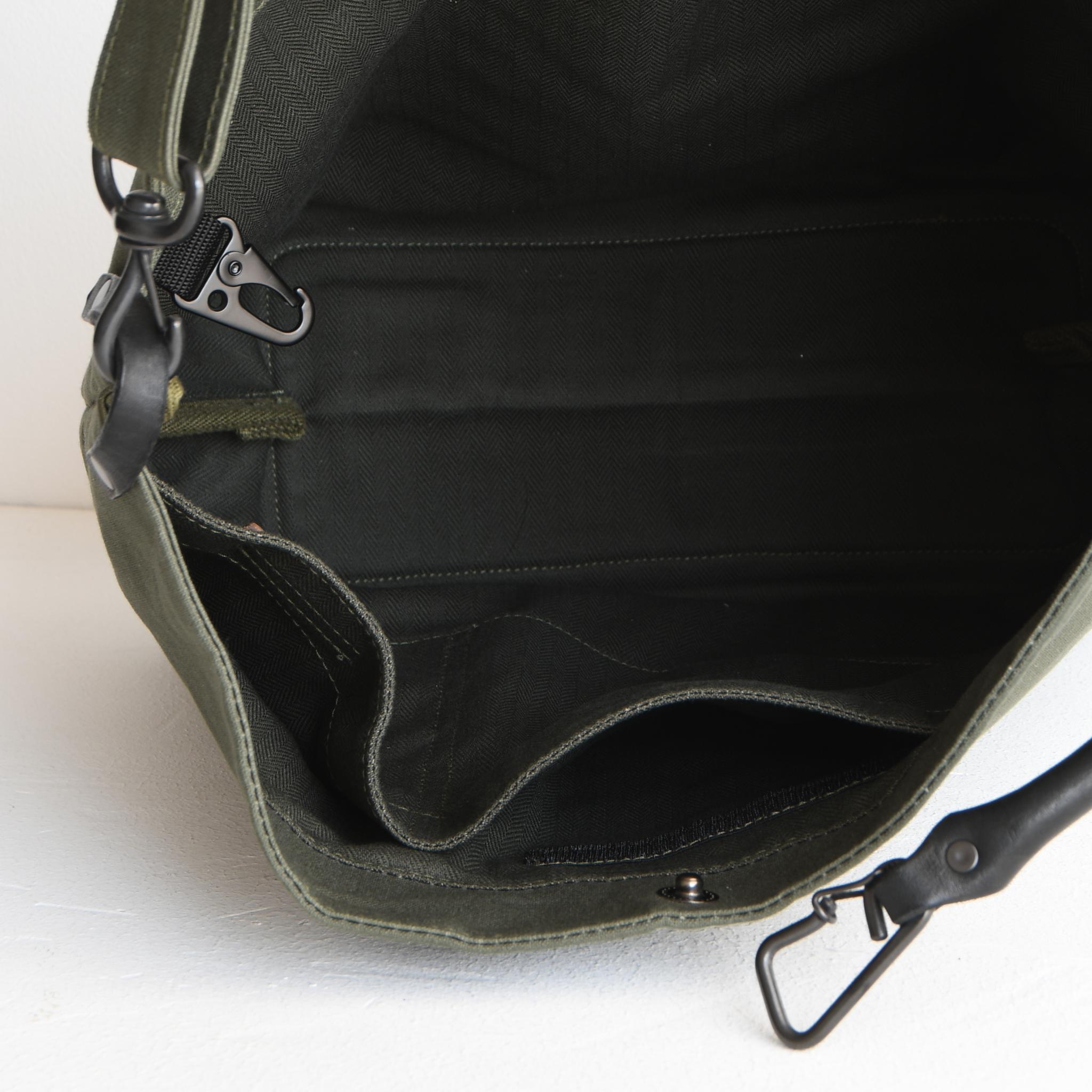 DUPEAURT/デュポー/ハンドルとショルダーで異なるフォルムの2wayバッグ/普段使いサイズ/ミリタリー | 15枚目