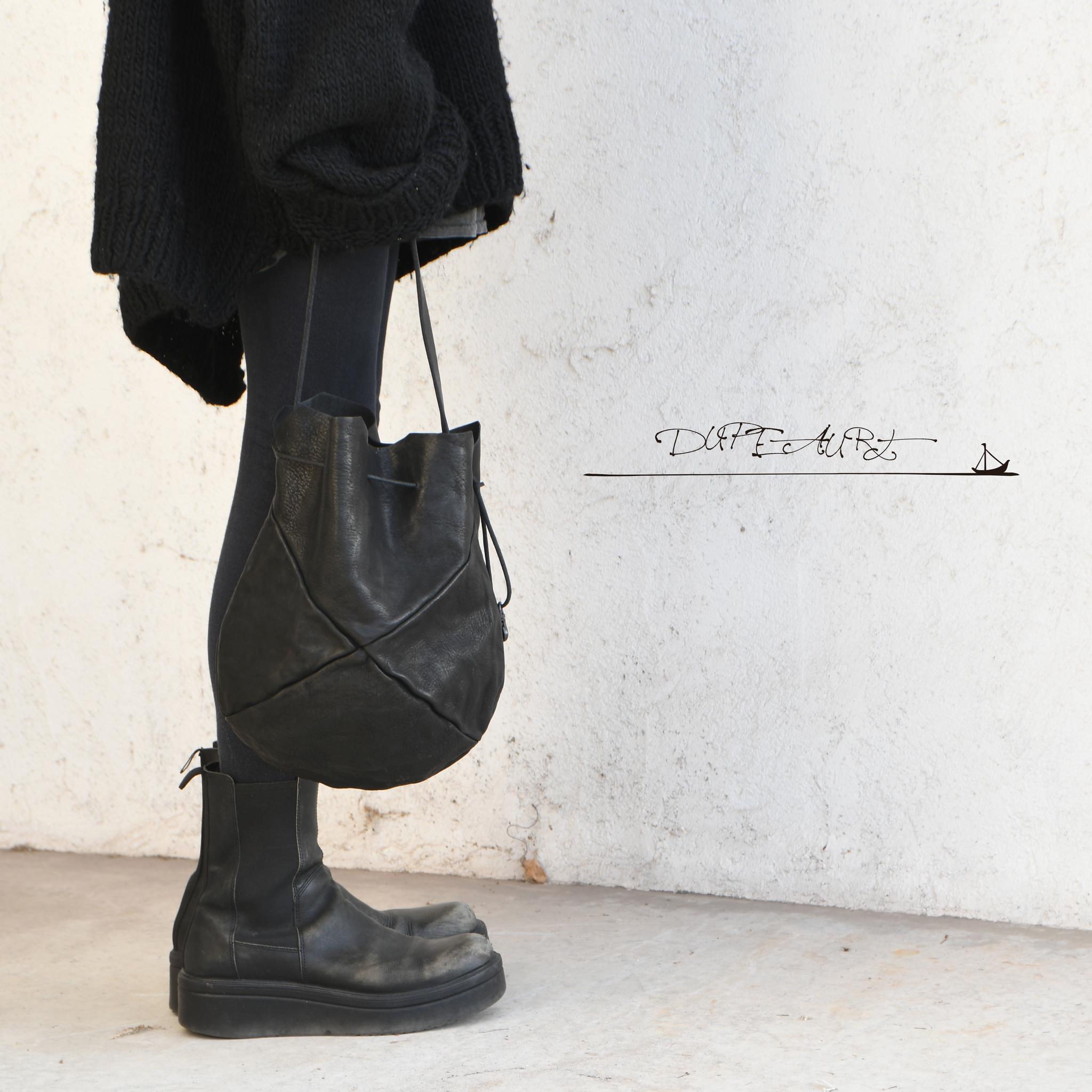 DUPEAURT/デュポー/ラウンド巾着トート/本ヌメ牛革/製品染め/ブラック