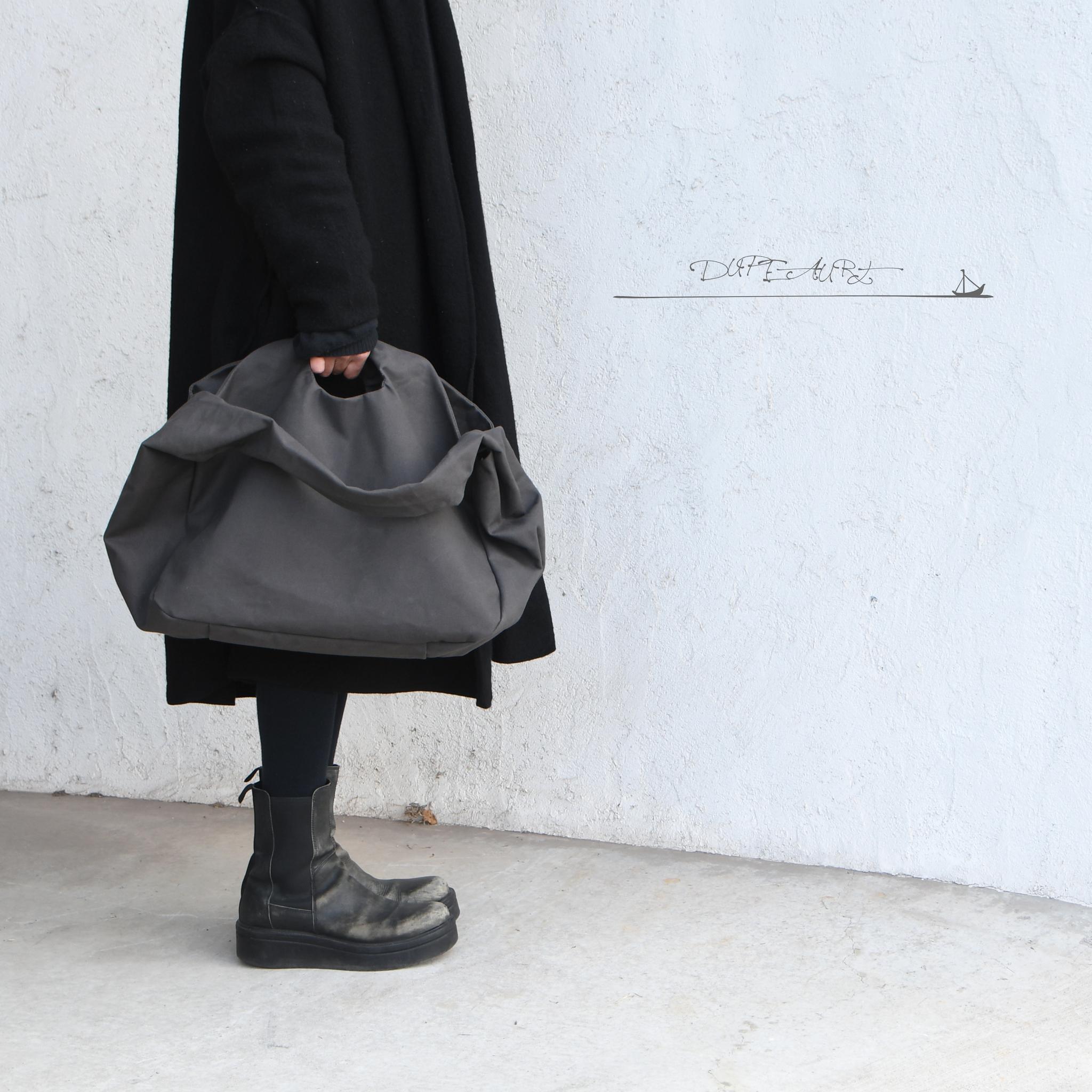 DUPEAURT/デュポー/手持ちも出来る2wayワンショルダーバッグ/パラフィン防水綿帆布/大容量/ダークグレー | 2枚目