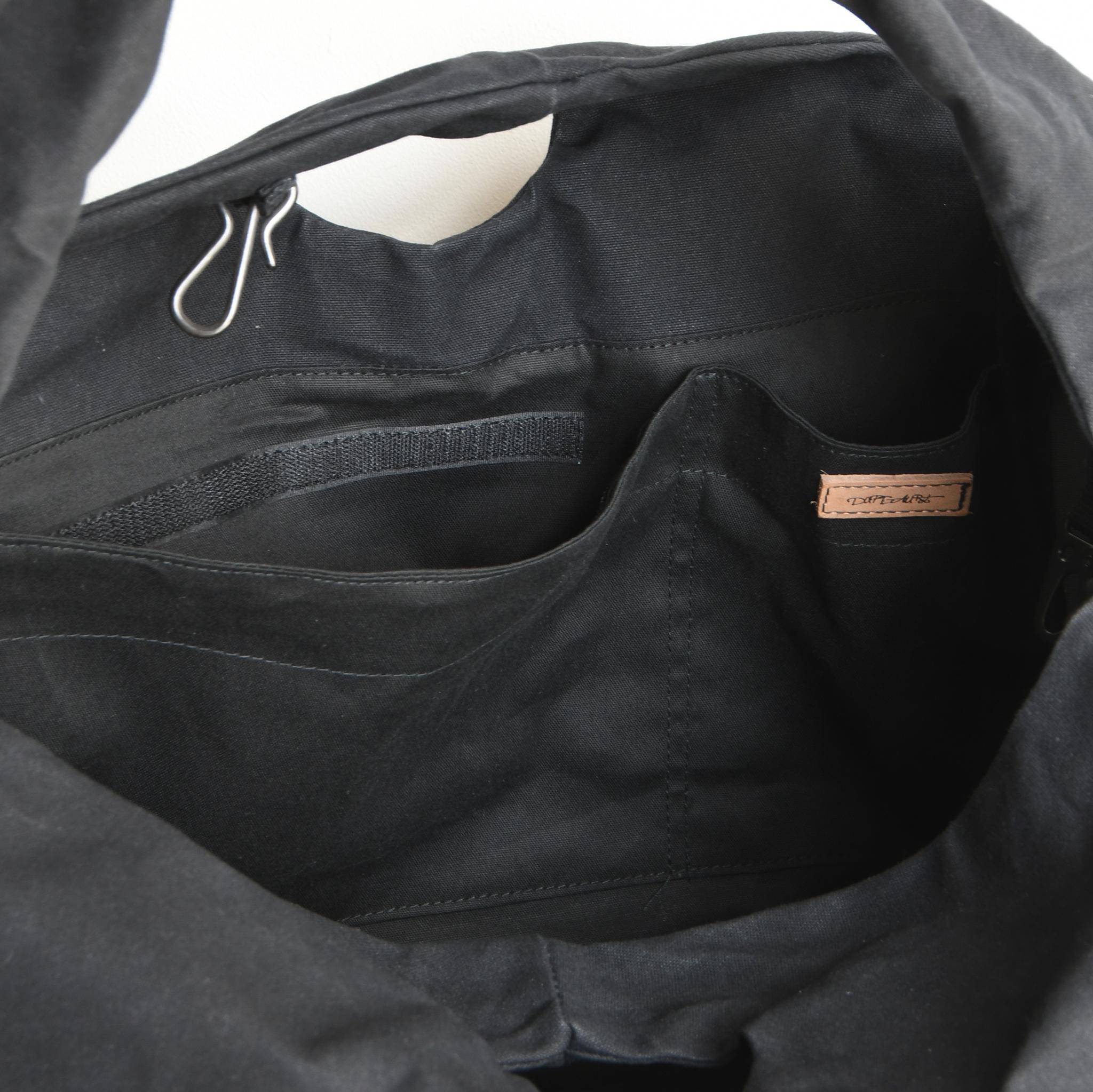 DUPEAURT/デュポー/手持ちも出来る2wayワン
ショルダーバッグ/パラフィン防水綿帆布/大容量/ブラック | 11枚目