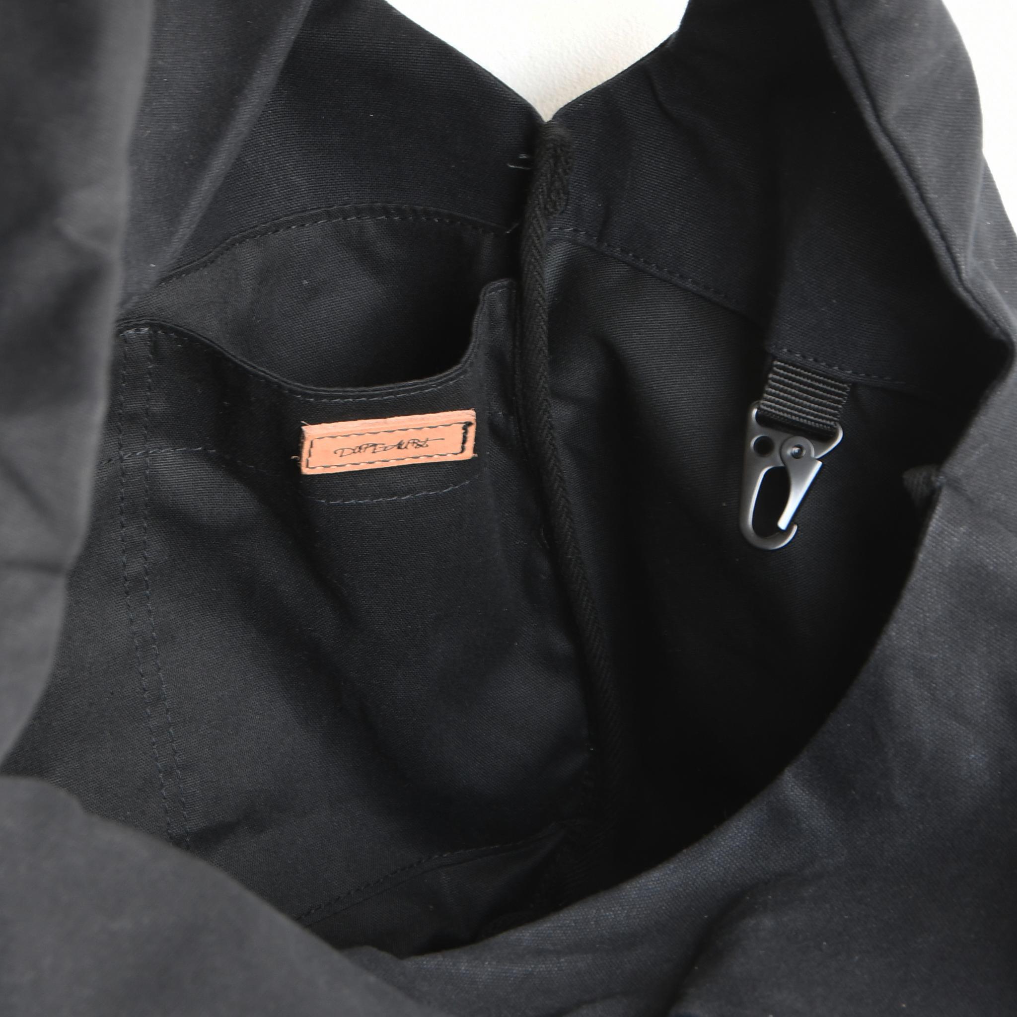 DUPEAURT/デュポー/手持ちも出来る2wayワン
ショルダーバッグ/パラフィン防水綿帆布/大容量/ブラック | 12枚目