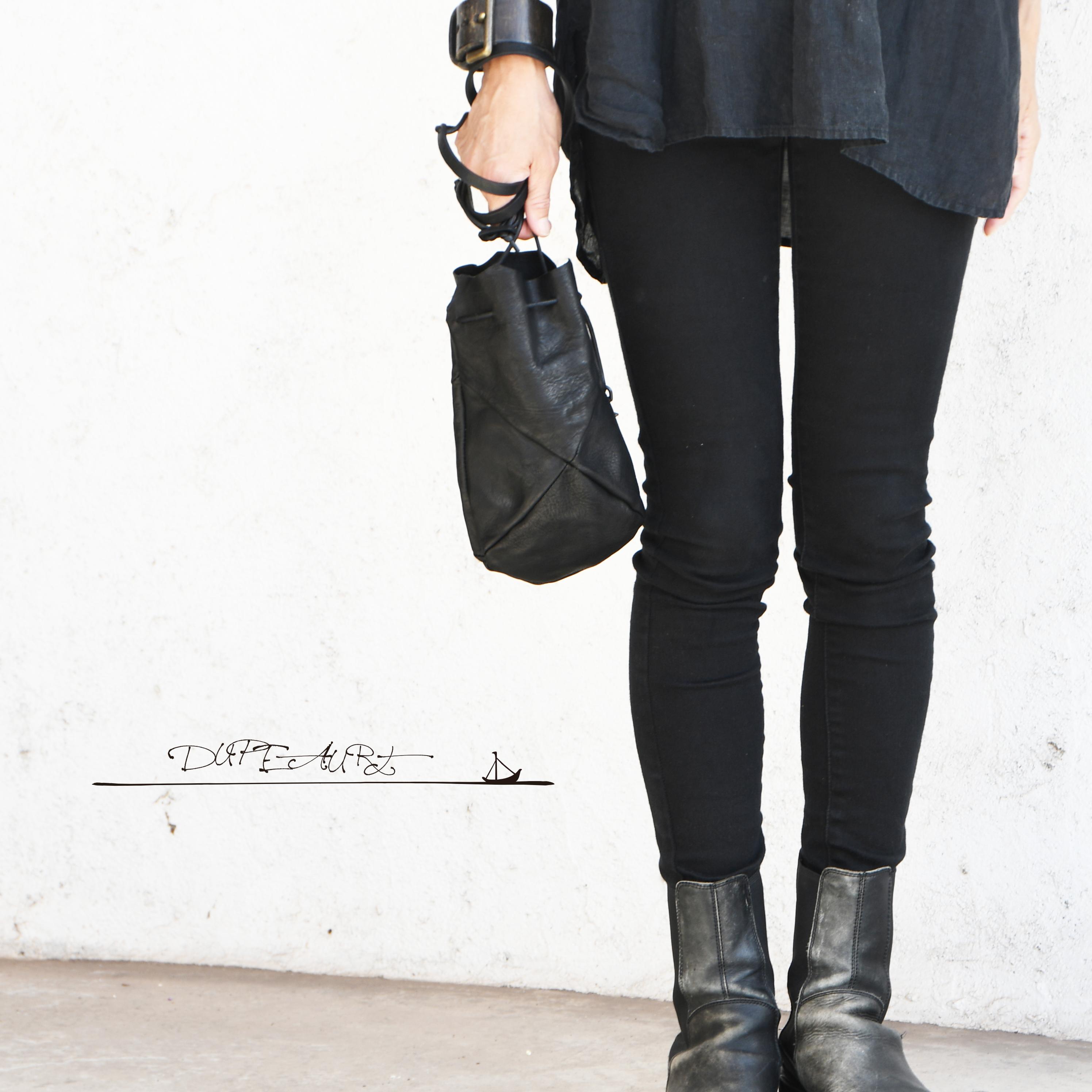 DUPEAURT/デュポー/巾着ポシェット/本ヌメ牛革/製品染め/ブラック